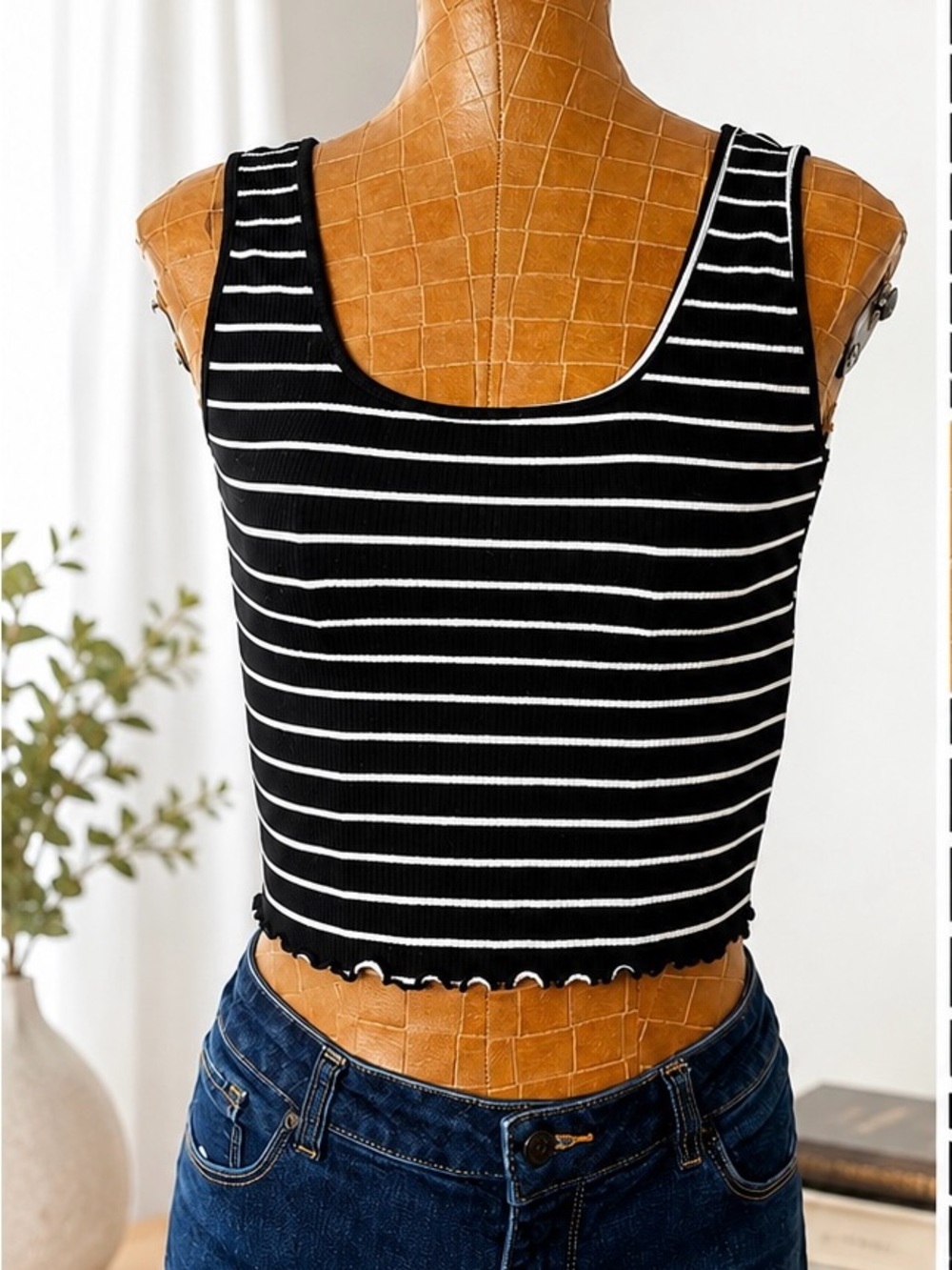 Popular 21 XL Black White Striped Ribbed Crop Tank Top Lettuce Hem Stretch